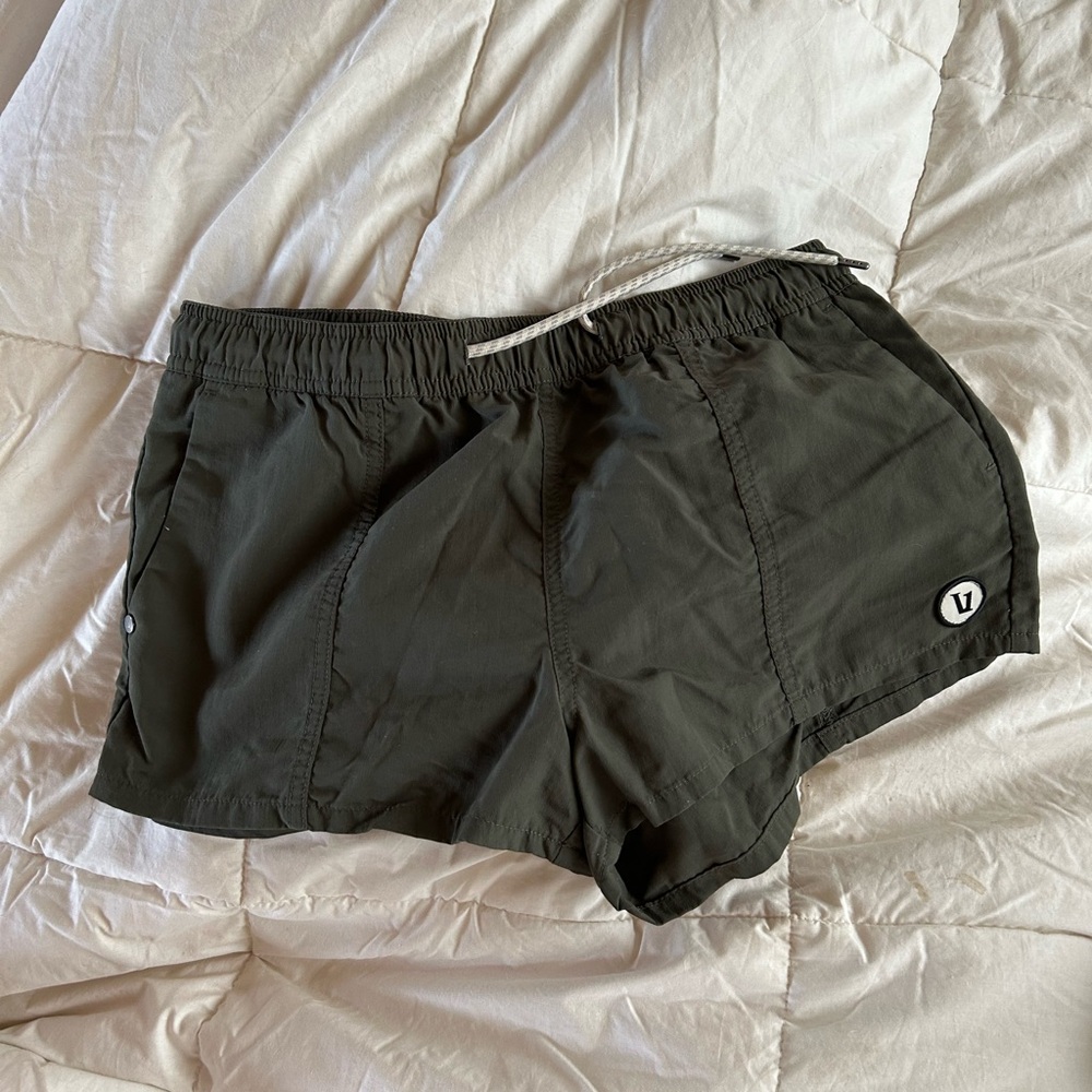 Vuori sunwashed shorts